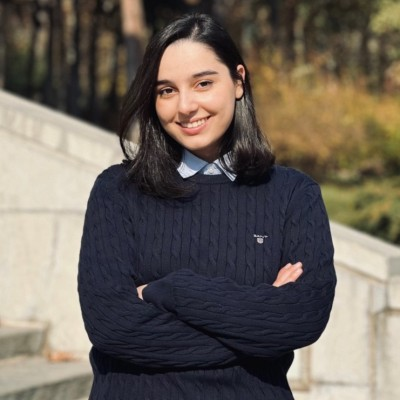 Mobina Hoshiaripour